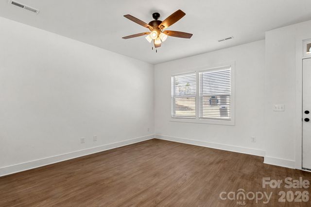 123 Indian Wells Court, Harmony, NC 28634