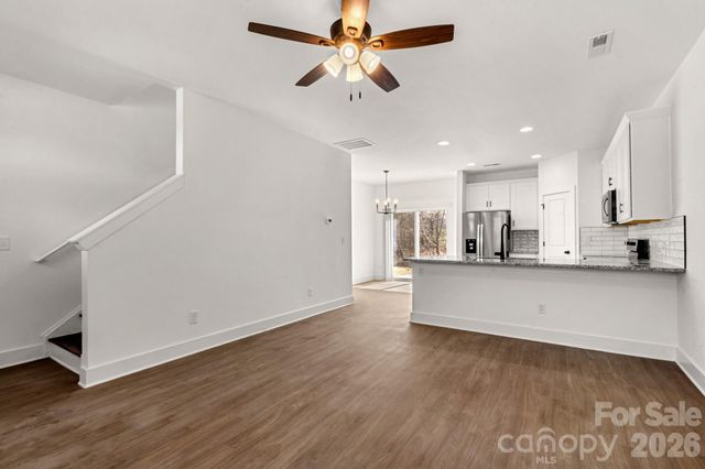 123 Indian Wells Court, Harmony, NC 28634