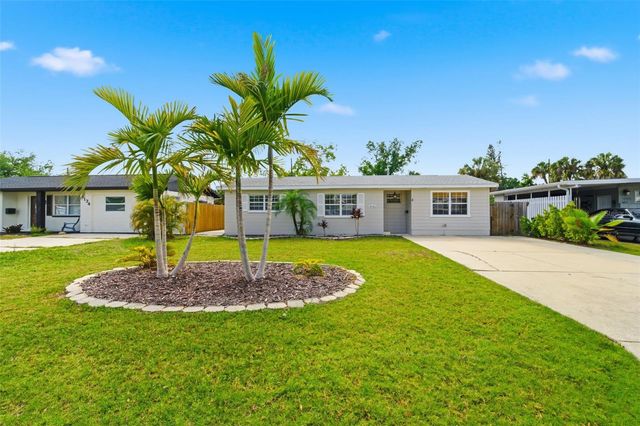 4146 DES MOINES STREET NE, St Petersburg, FL 33703