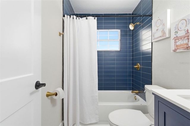 4146 DES MOINES STREET NE, St Petersburg, FL 33703