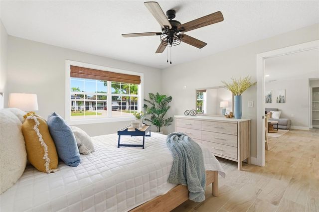 4146 DES MOINES STREET NE, St Petersburg, FL 33703