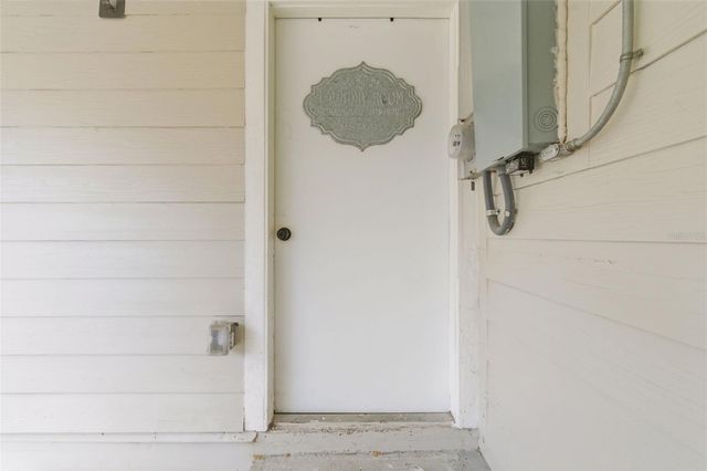 4146 DES MOINES STREET NE, St Petersburg, FL 33703