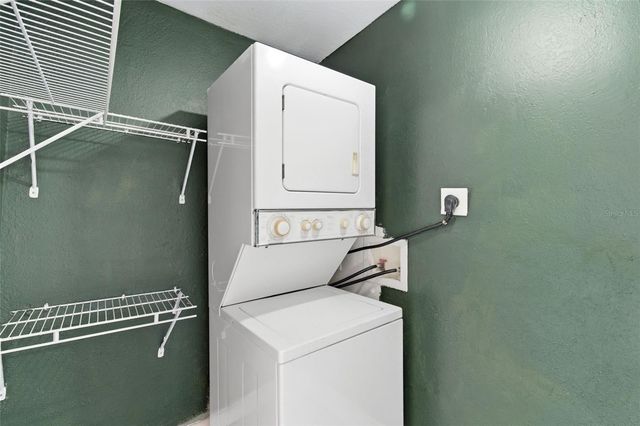 4146 DES MOINES STREET NE, St Petersburg, FL 33703