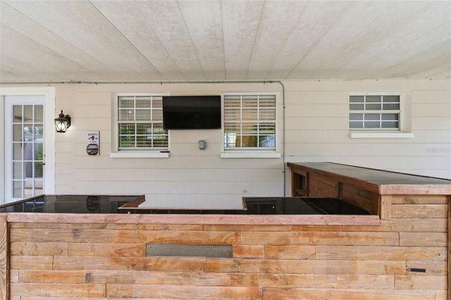 4146 DES MOINES STREET NE, St Petersburg, FL 33703
