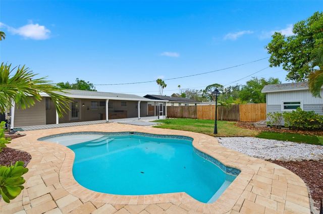4146 DES MOINES STREET NE, St Petersburg, FL 33703