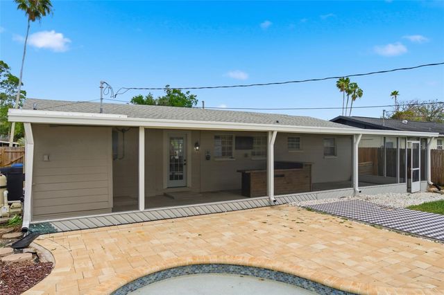 4146 DES MOINES STREET NE, St Petersburg, FL 33703