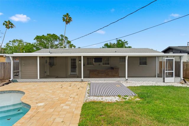 4146 DES MOINES STREET NE, St Petersburg, FL 33703