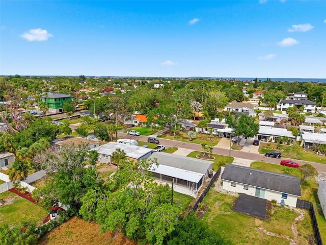 4146 DES MOINES STREET NE, St Petersburg, FL 33703