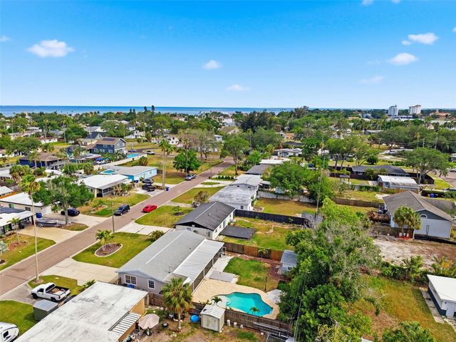 4146 DES MOINES STREET NE, St Petersburg, FL 33703