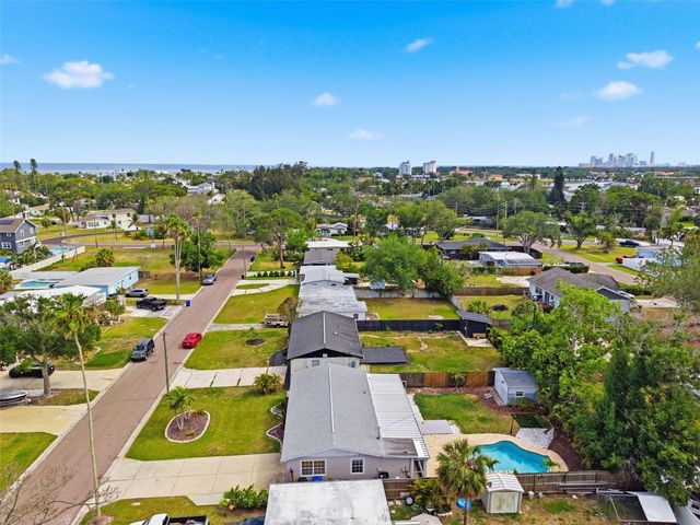 4146 DES MOINES STREET NE, St Petersburg, FL 33703