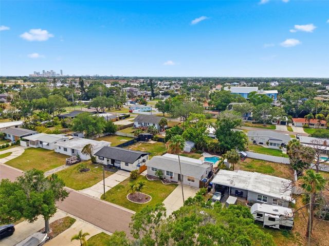 4146 DES MOINES STREET NE, St Petersburg, FL 33703