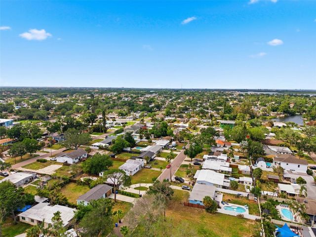 4146 DES MOINES STREET NE, St Petersburg, FL 33703