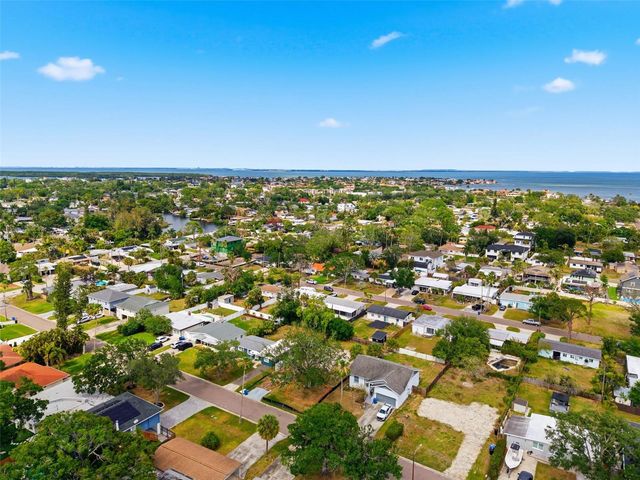 4146 DES MOINES STREET NE, St Petersburg, FL 33703