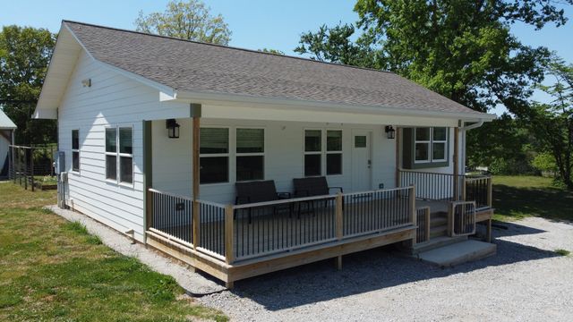 1864 Liberty Rd, Sparta, TN 38583