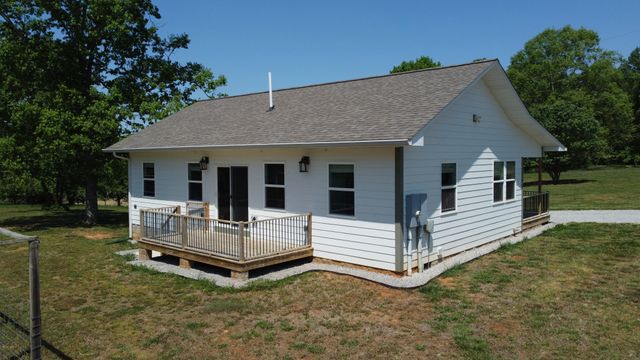 1864 Liberty Rd, Sparta, TN 38583