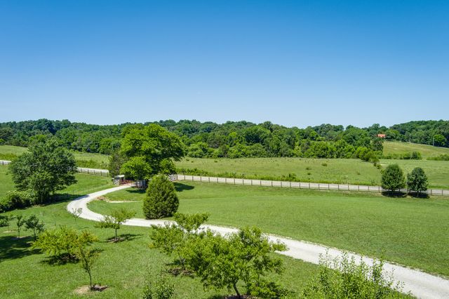 1864 Liberty Rd, Sparta, TN 38583