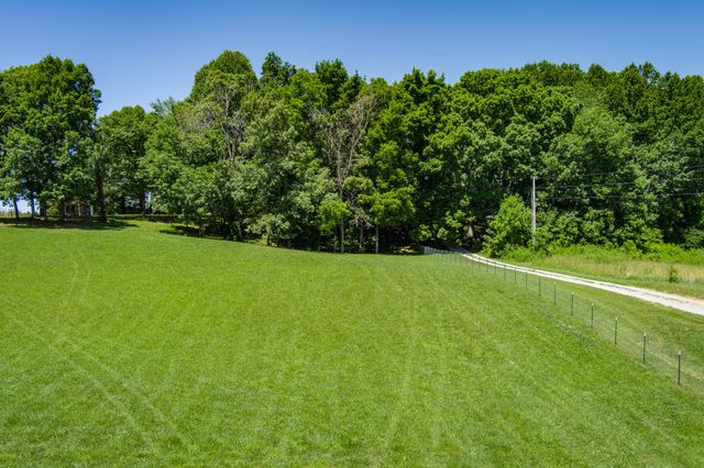 1864 Liberty Rd, Sparta, TN 38583