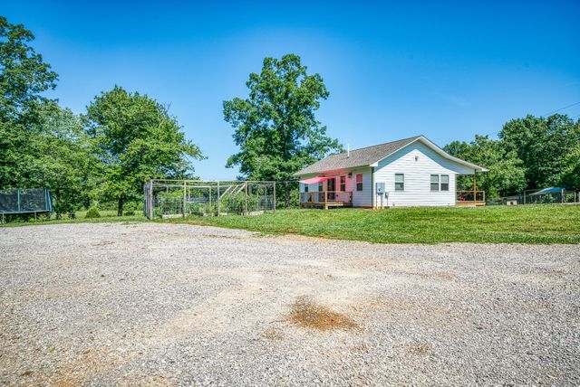 1864 Liberty Rd, Sparta, TN 38583