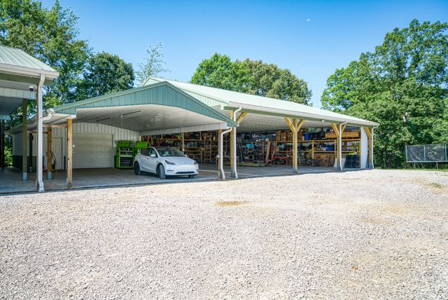 1864 Liberty Rd, Sparta, TN 38583