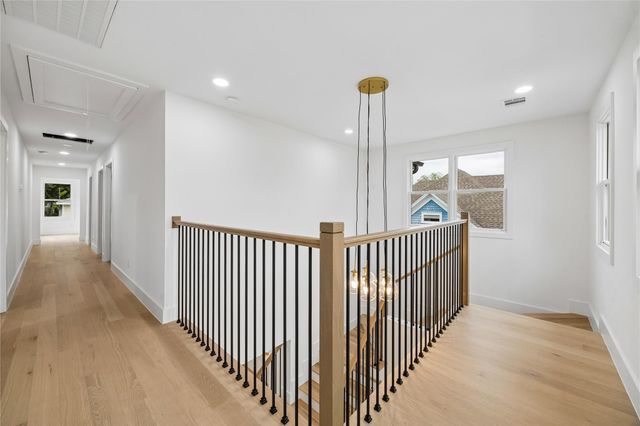 111 E 18th Street, Houston, TX 77008
