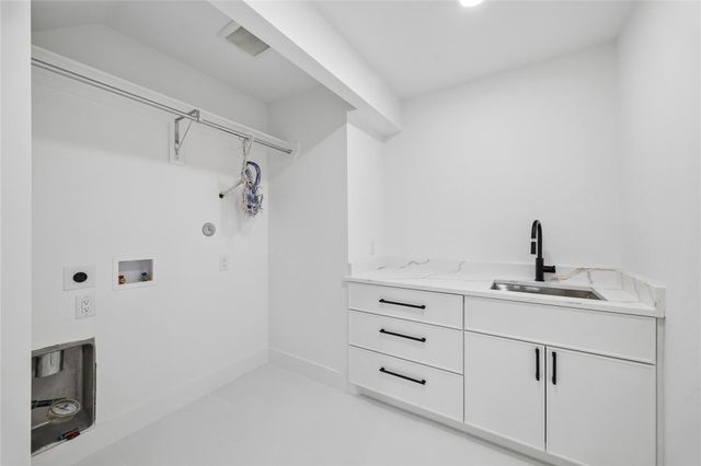 111 E 18th Street, Houston, TX 77008