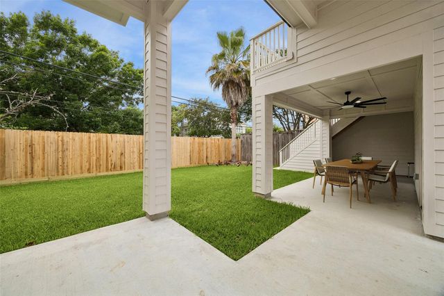 111 E 18th Street, Houston, TX 77008