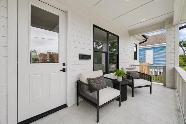 111 E 18th Street, Houston, TX 77008
