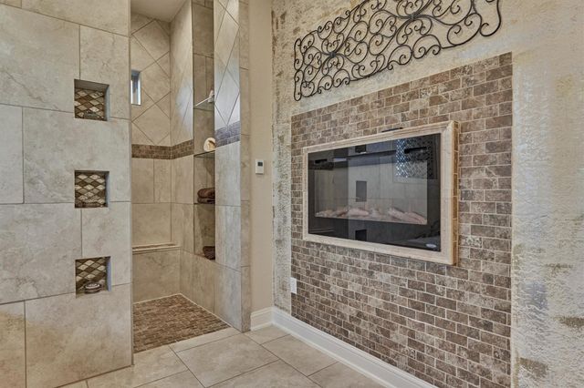 11533 Renaissance Drive, Montgomery, TX 77356