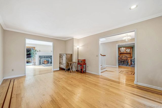 156 Jamaica Avenue, Medford, NY 11763