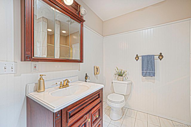 156 Jamaica Avenue, Medford, NY 11763