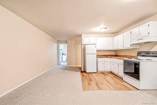 156 Jamaica Avenue, Medford, NY 11763