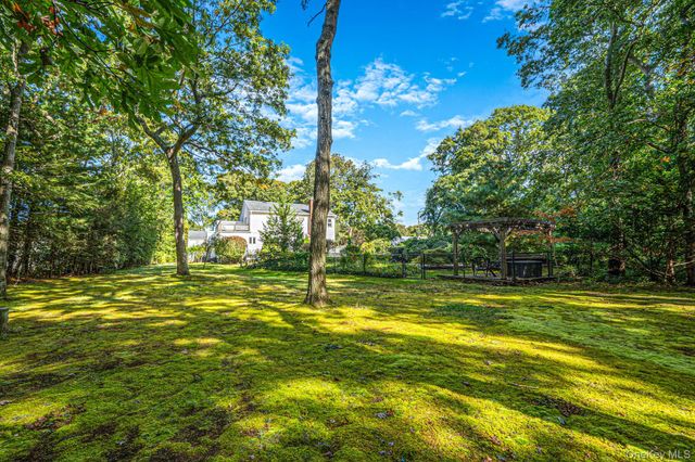 156 Jamaica Avenue, Medford, NY 11763