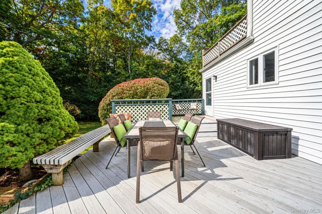 156 Jamaica Avenue, Medford, NY 11763