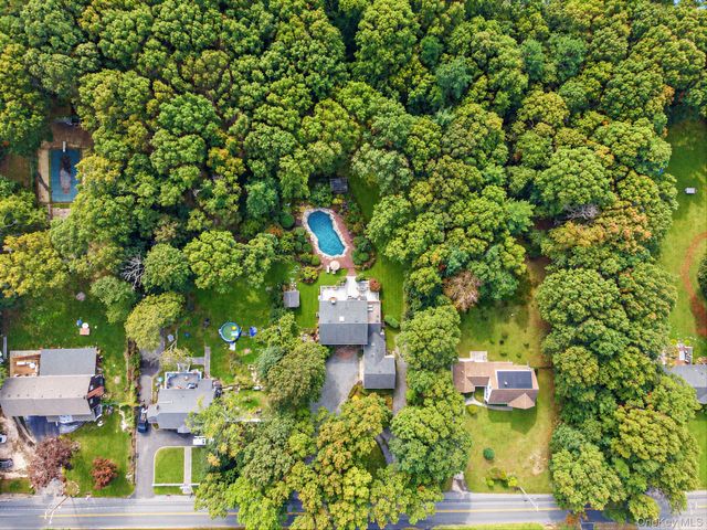 156 Jamaica Avenue, Medford, NY 11763