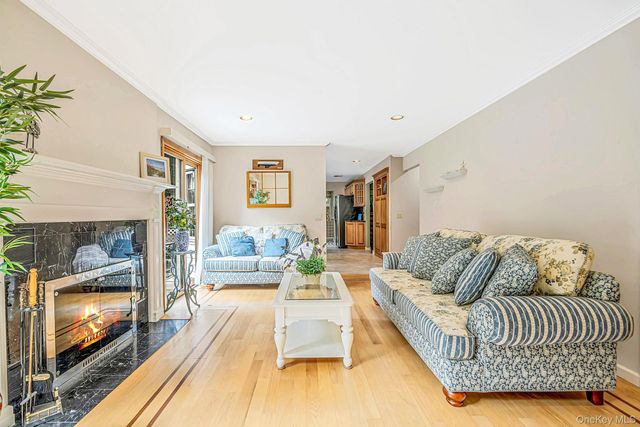 156 Jamaica Avenue, Medford, NY 11763