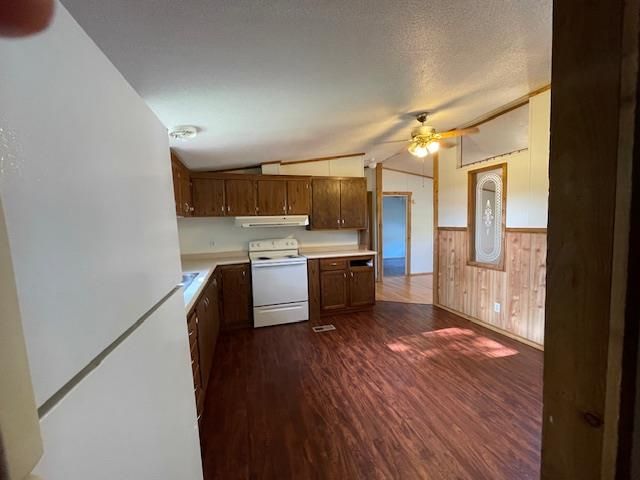 810 N Avenue R, Johnson City, TX 78636