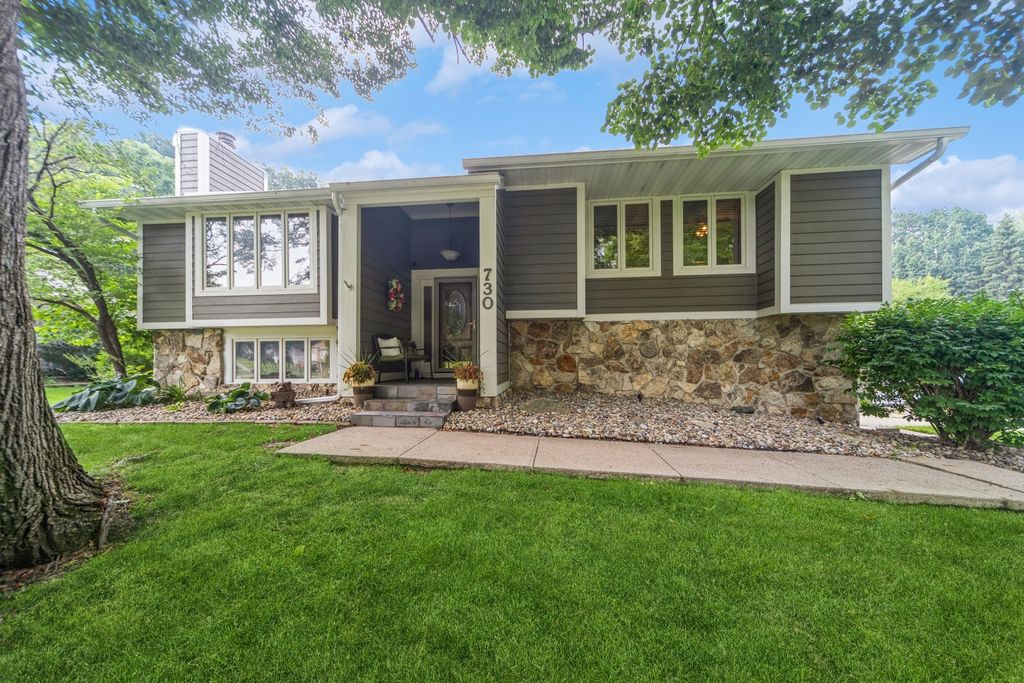 730 46th Place, West Des Moines, IA 50265