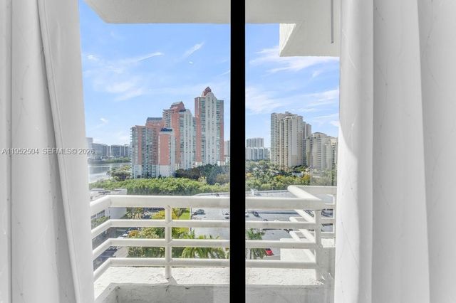 3300 NE 192nd St 1414, Aventura, FL 33180