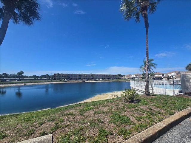 6400 46TH AVENUE N 301, Kenneth City, FL 33709
