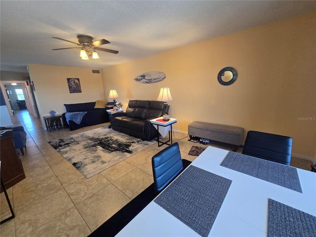 6400 46TH AVENUE N 301, Kenneth City, FL 33709