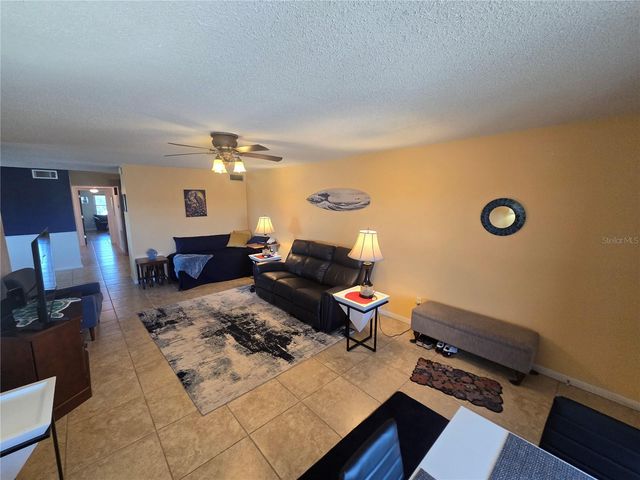 6400 46TH AVENUE N 301, Kenneth City, FL 33709