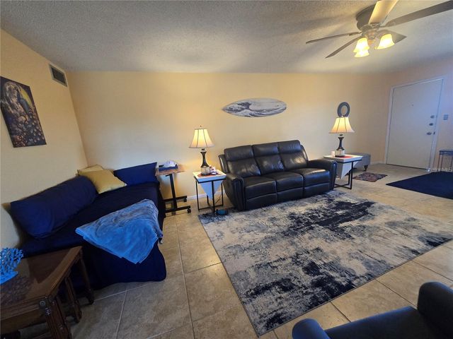 6400 46TH AVENUE N 301, Kenneth City, FL 33709