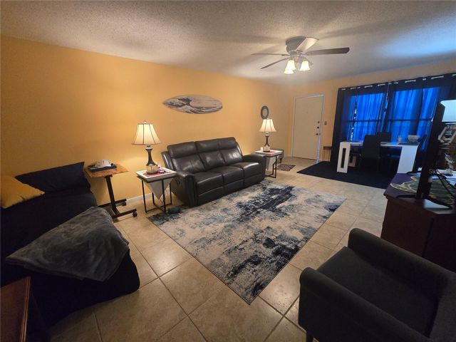 6400 46TH AVENUE N 301, Kenneth City, FL 33709
