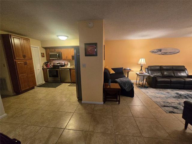 6400 46TH AVENUE N 301, Kenneth City, FL 33709