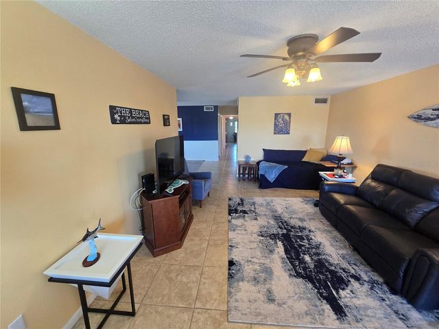 6400 46TH AVENUE N 301, Kenneth City, FL 33709