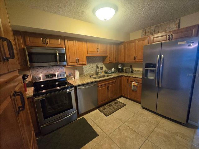 6400 46TH AVENUE N 301, Kenneth City, FL 33709
