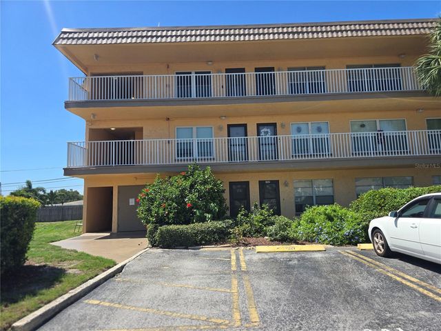 6400 46TH AVENUE N 301, Kenneth City, FL 33709