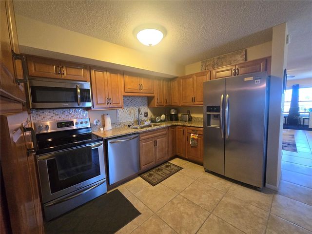 6400 46TH AVENUE N 301, Kenneth City, FL 33709