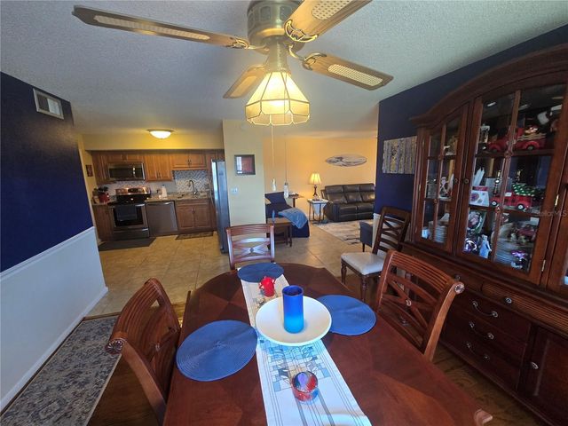 6400 46TH AVENUE N 301, Kenneth City, FL 33709