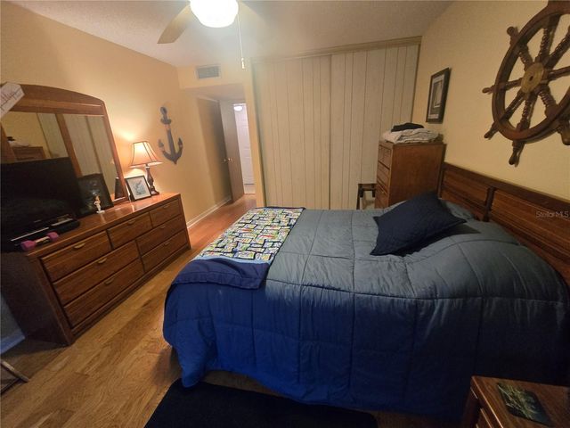 6400 46TH AVENUE N 301, Kenneth City, FL 33709